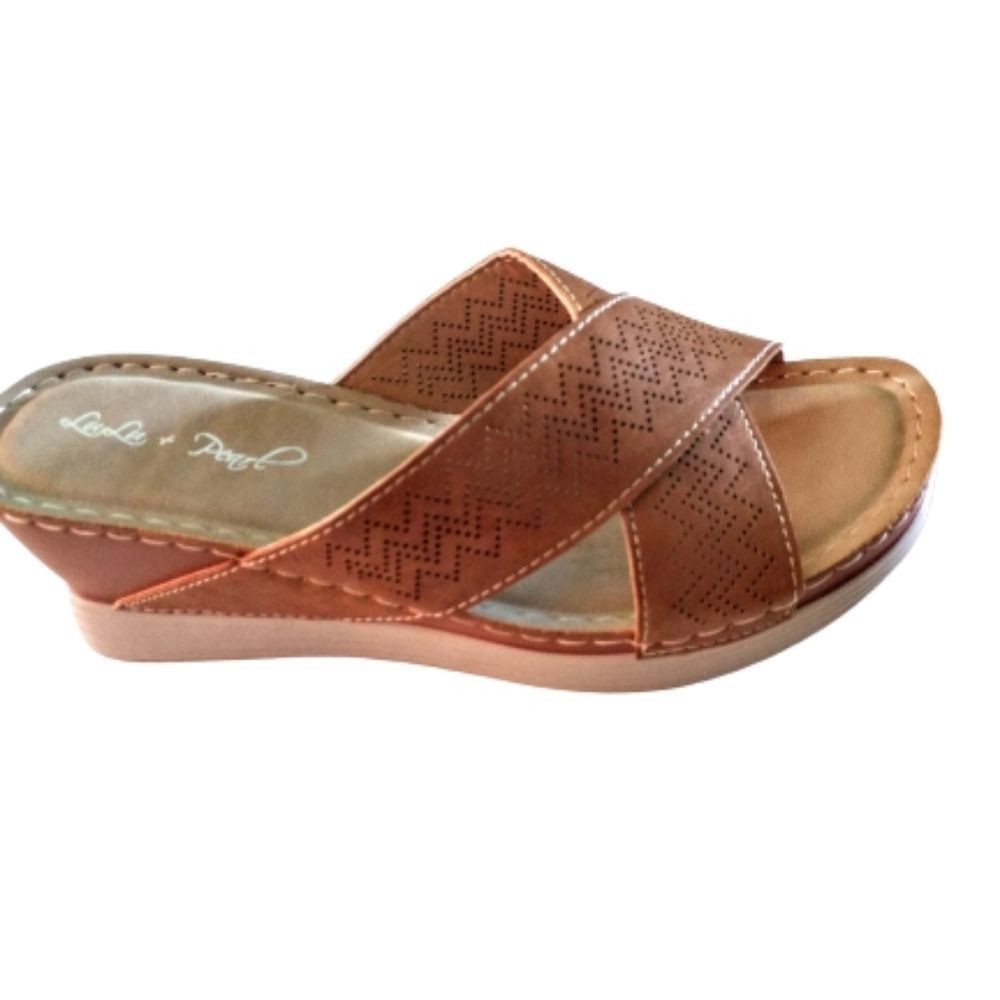 Lulu & Pearl Cookie Tan Sandals Size 8